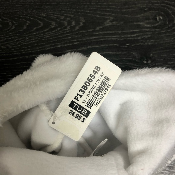 2 / 15$ Baby one size hat - Picture 5 of 5